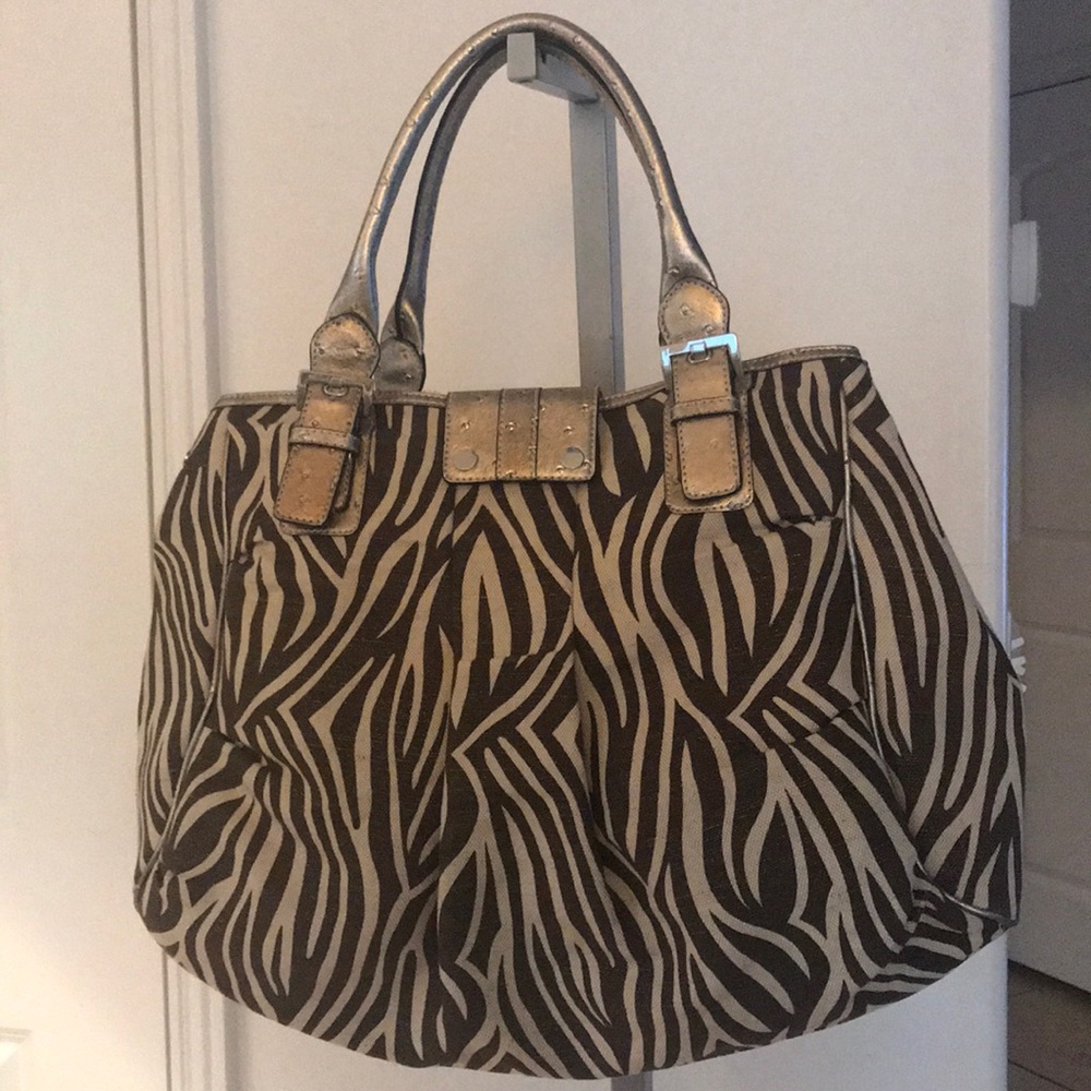 Guess bag ๐ฆ brown/ cream ๐ - Picture 2 of 6